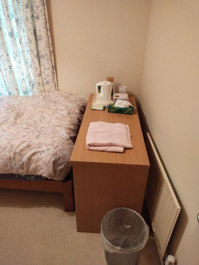 Crescent Apartments Homestay Корк Экстерьер фото
