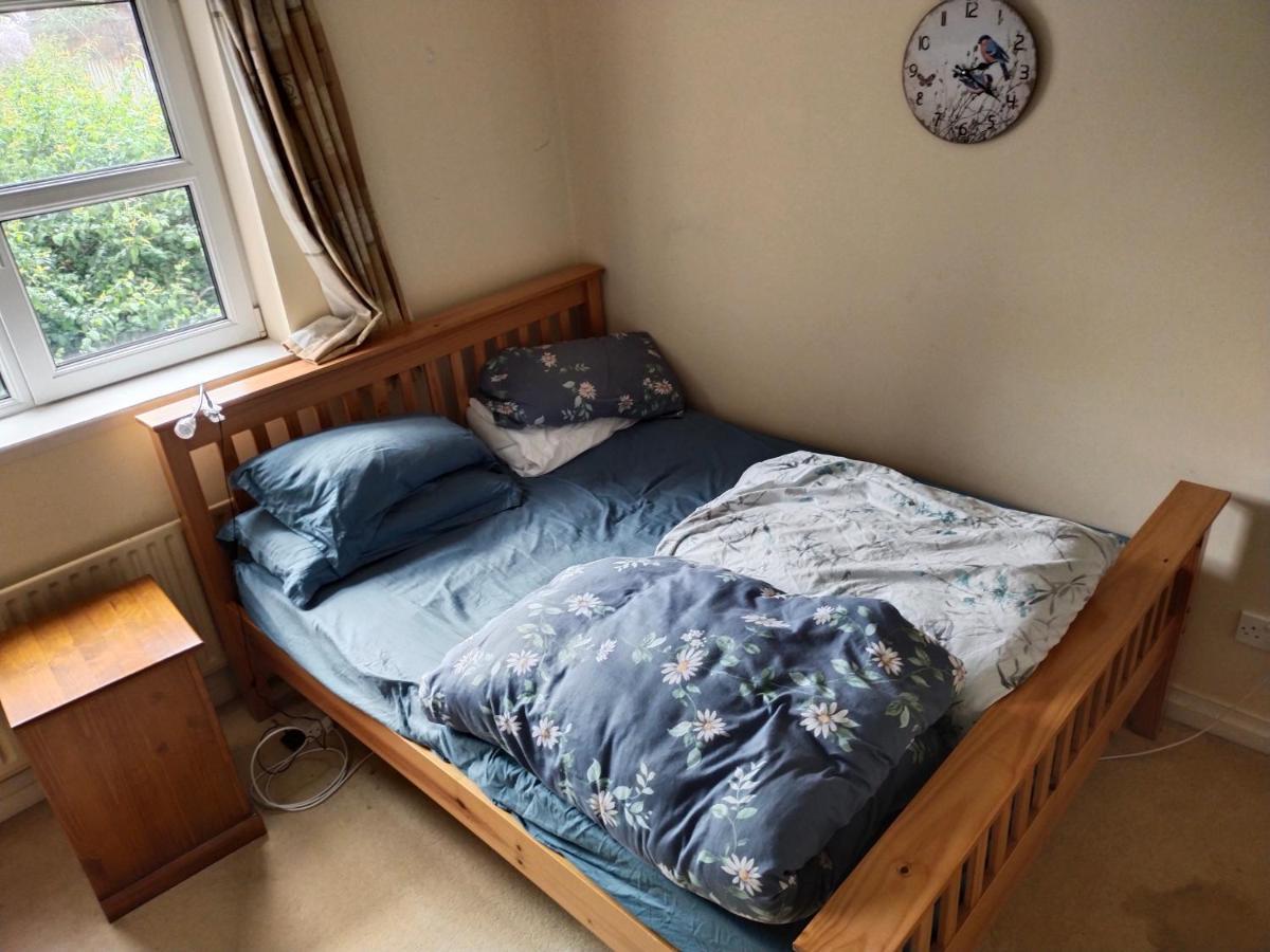 Crescent Apartments Homestay Корк Экстерьер фото